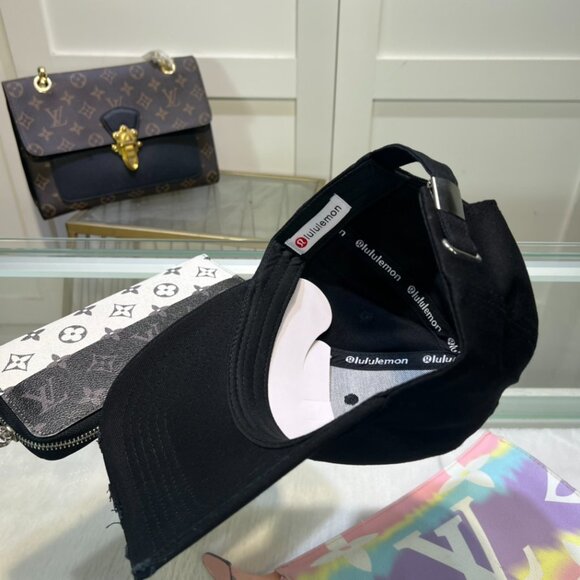 Lululemon NWT Women\'s Hat